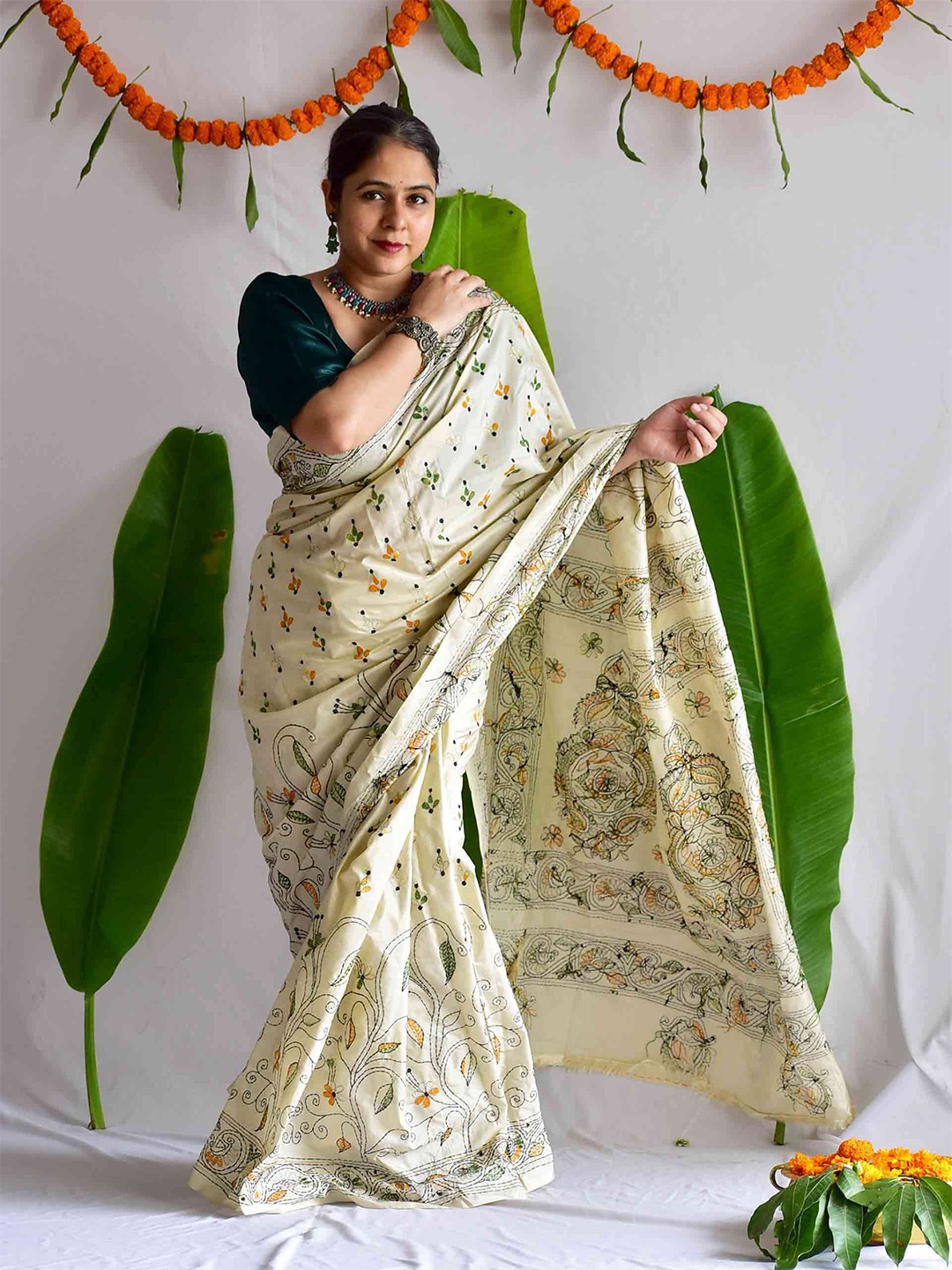 

Sundarii Floral Kantha Work Art Silk Saree, White