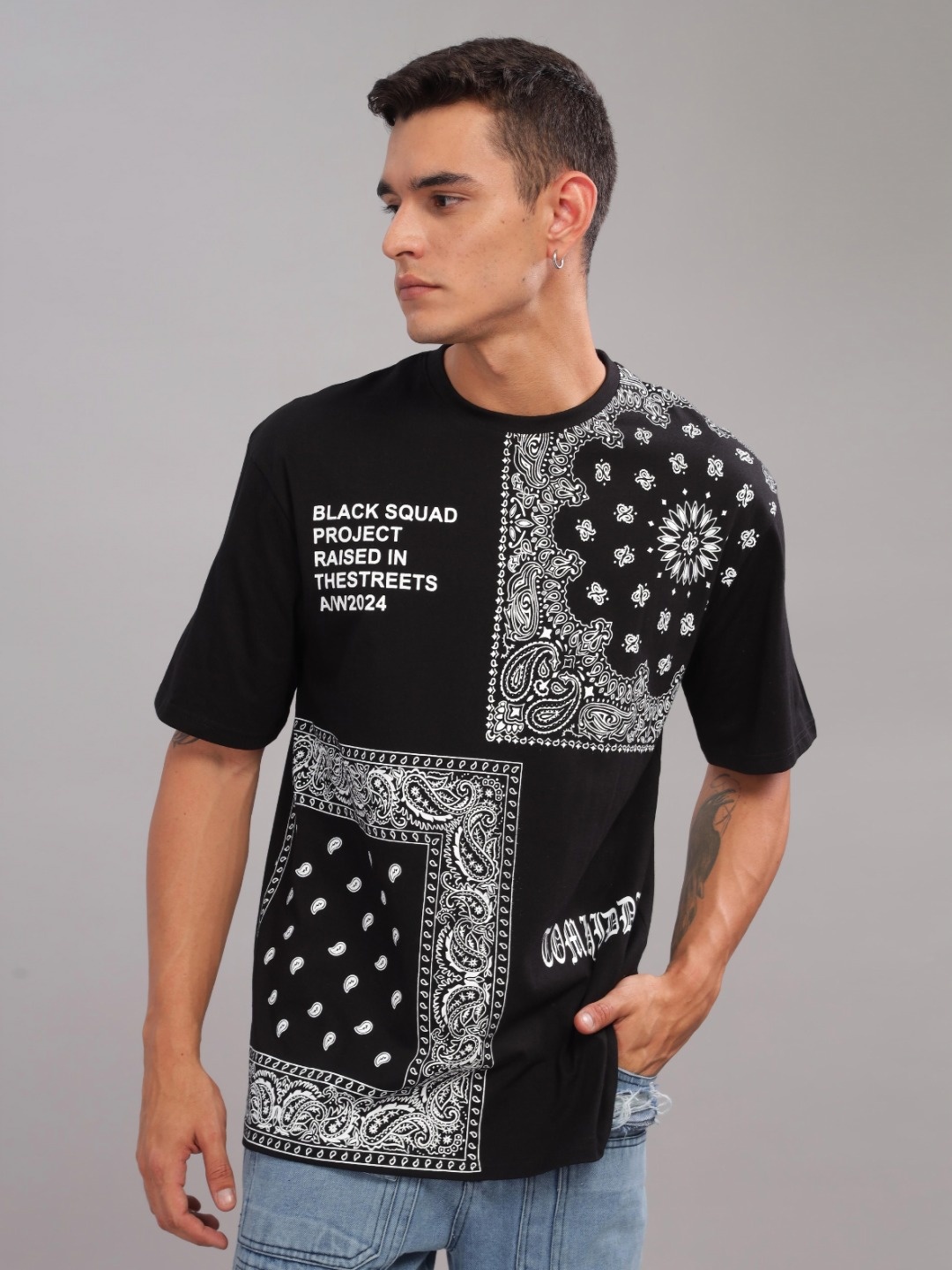 

TOMHIDDLE Men Abstract Printed Round Neck Cotton Oversized T-shirt, Black
