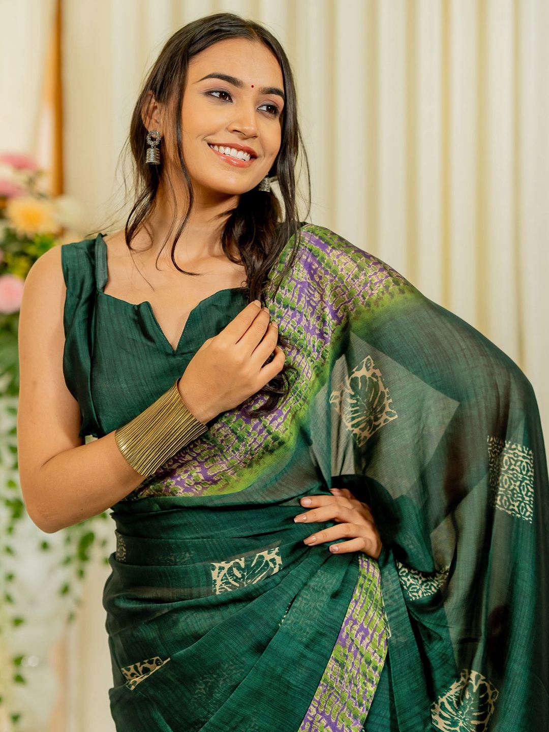 

KALINI Tie and Dye Poly Chiffon Block Print Saree, Green