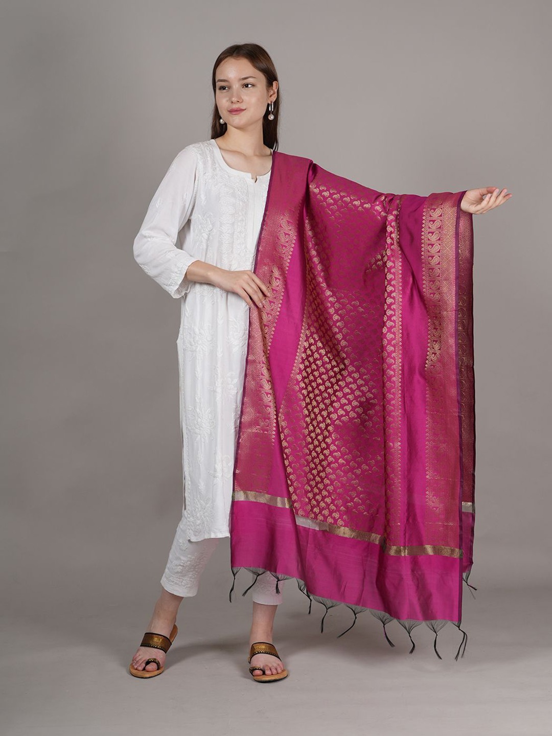 

MUFFLY Woven Design Dupatta with Zari, Pink