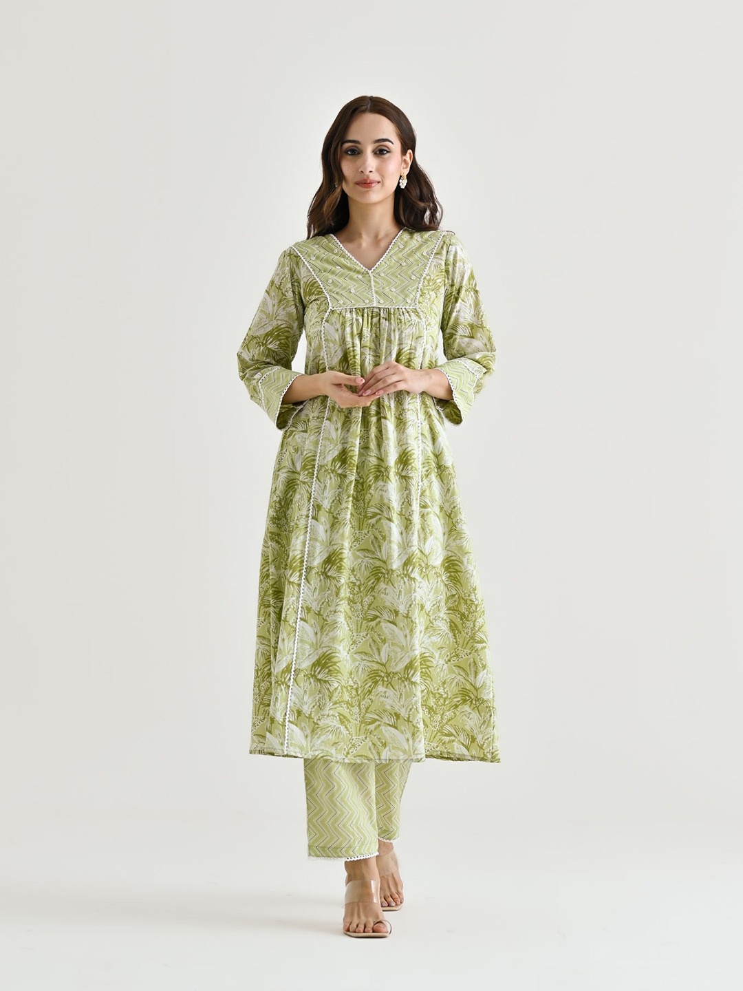 

Rustorange Women Floral Printed Kurta, Yellow