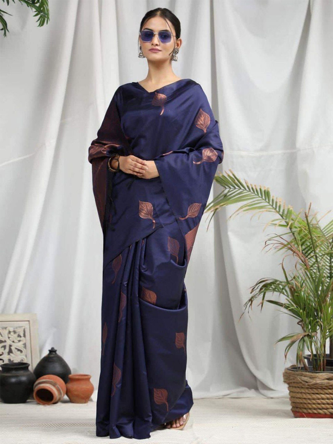 

Sitanjali Woven Design Zari Silk Blend Kanjeevaram Saree, Blue