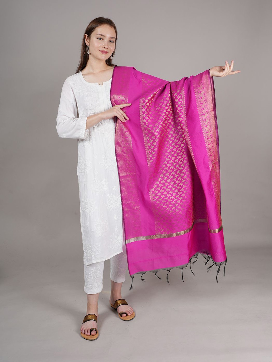 

MUFFLY Ethnic Motifs Woven Design Dupatta with Zari, Pink