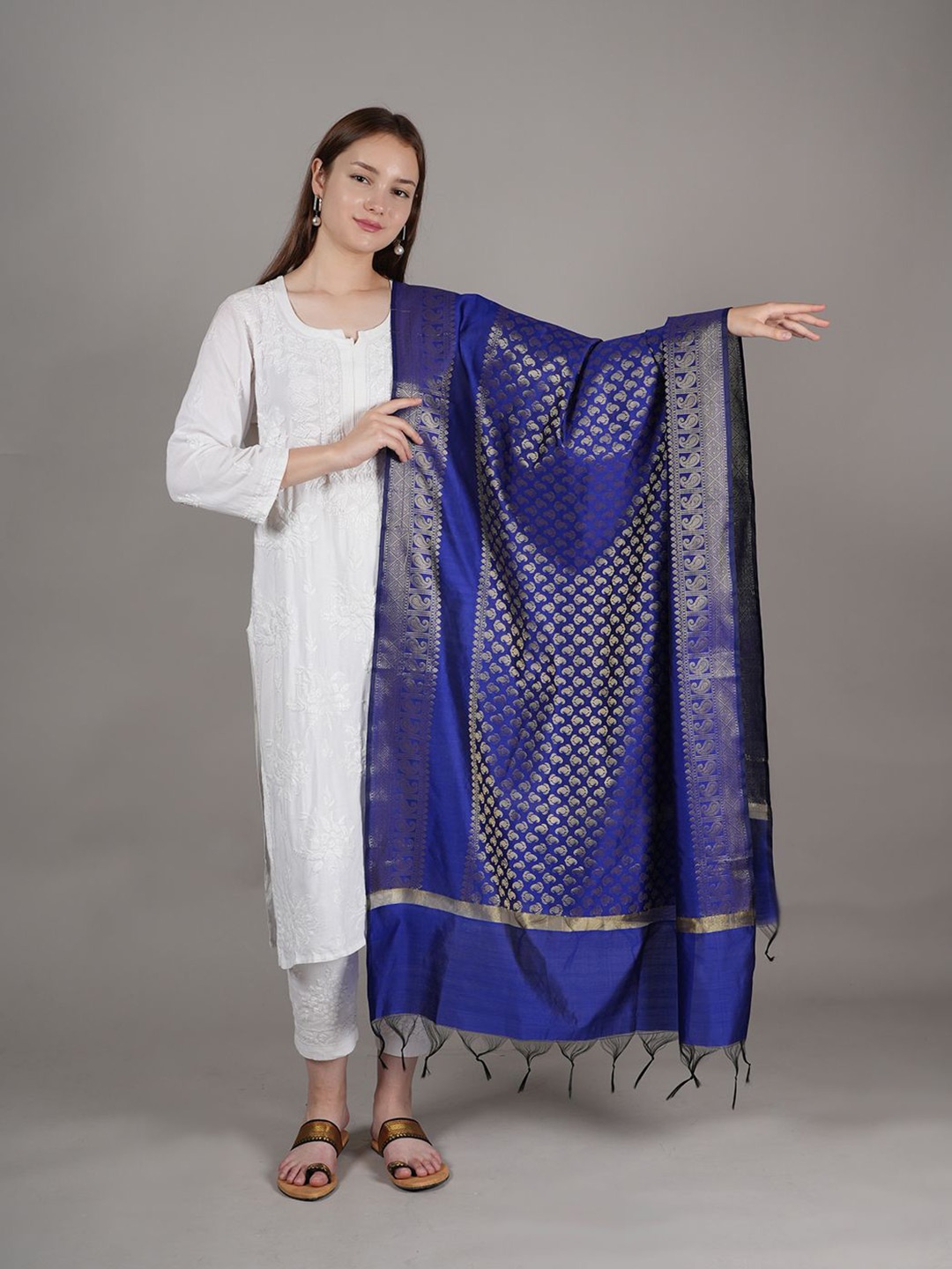 

MUFFLY Woven Design Dupatta with Zari, Navy blue