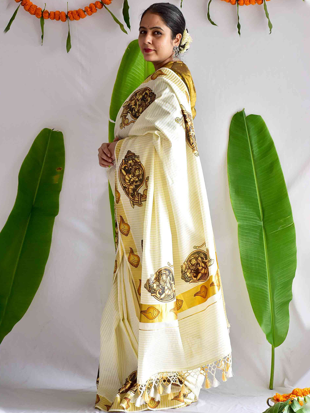 

Sundarii Saree, Off white