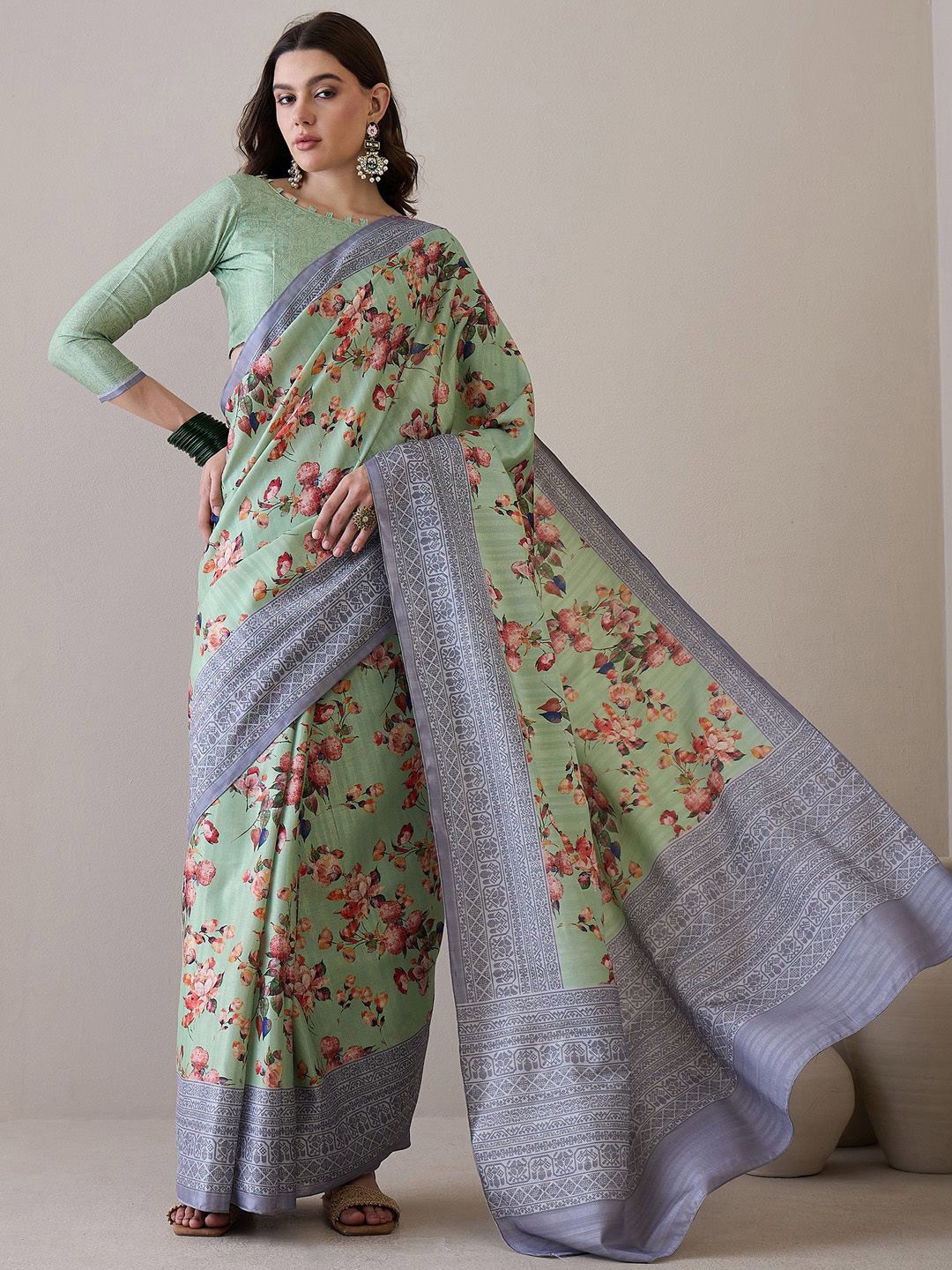 

Saree mall Floral Silk Blend Bagru Sarees, Green