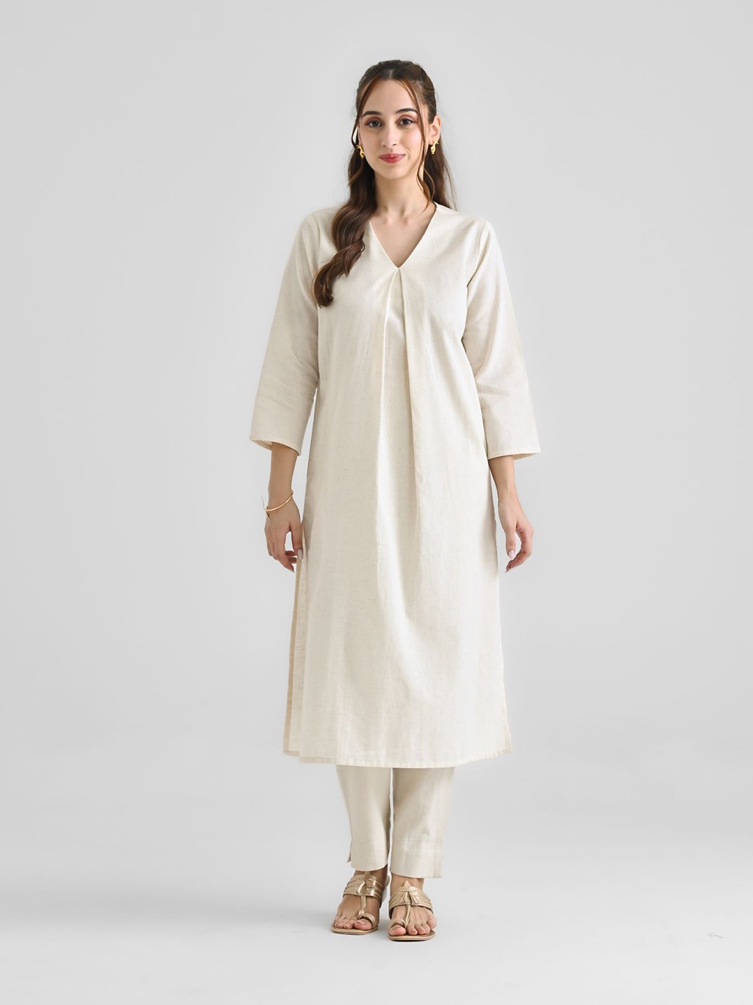 

Rustorange Women Thread Work Kurta, Off white