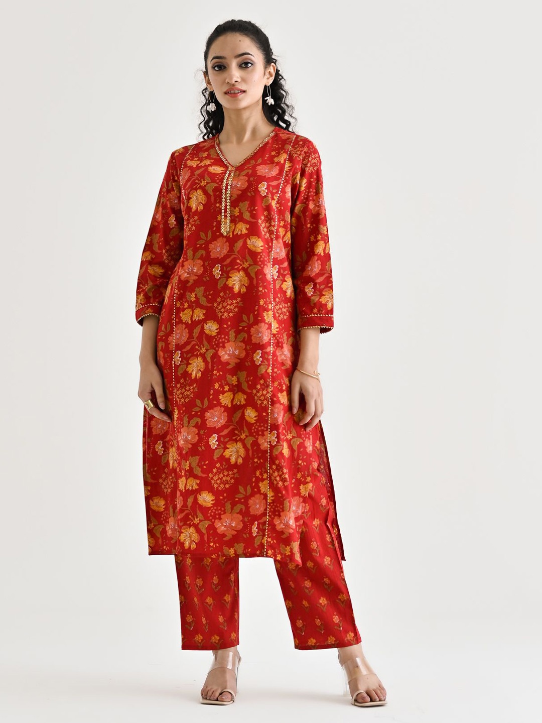 

Rustorange Women Floral Printed Kurta, Red