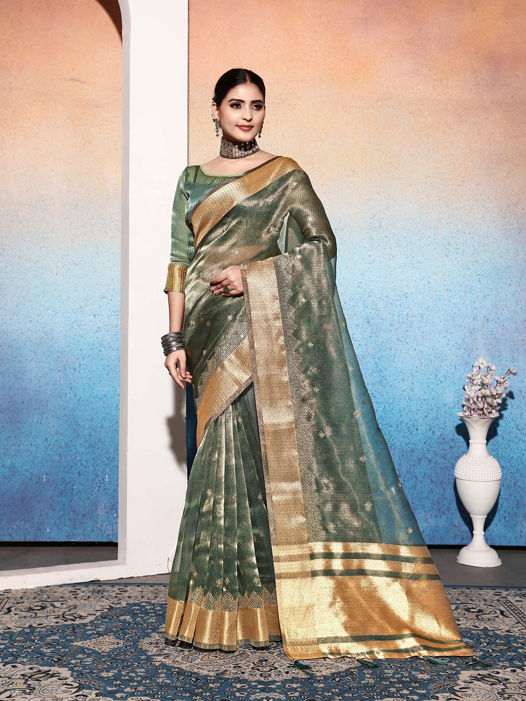 

ALAGINI Embroidered Ethnic Motifs Zari Saree, Green