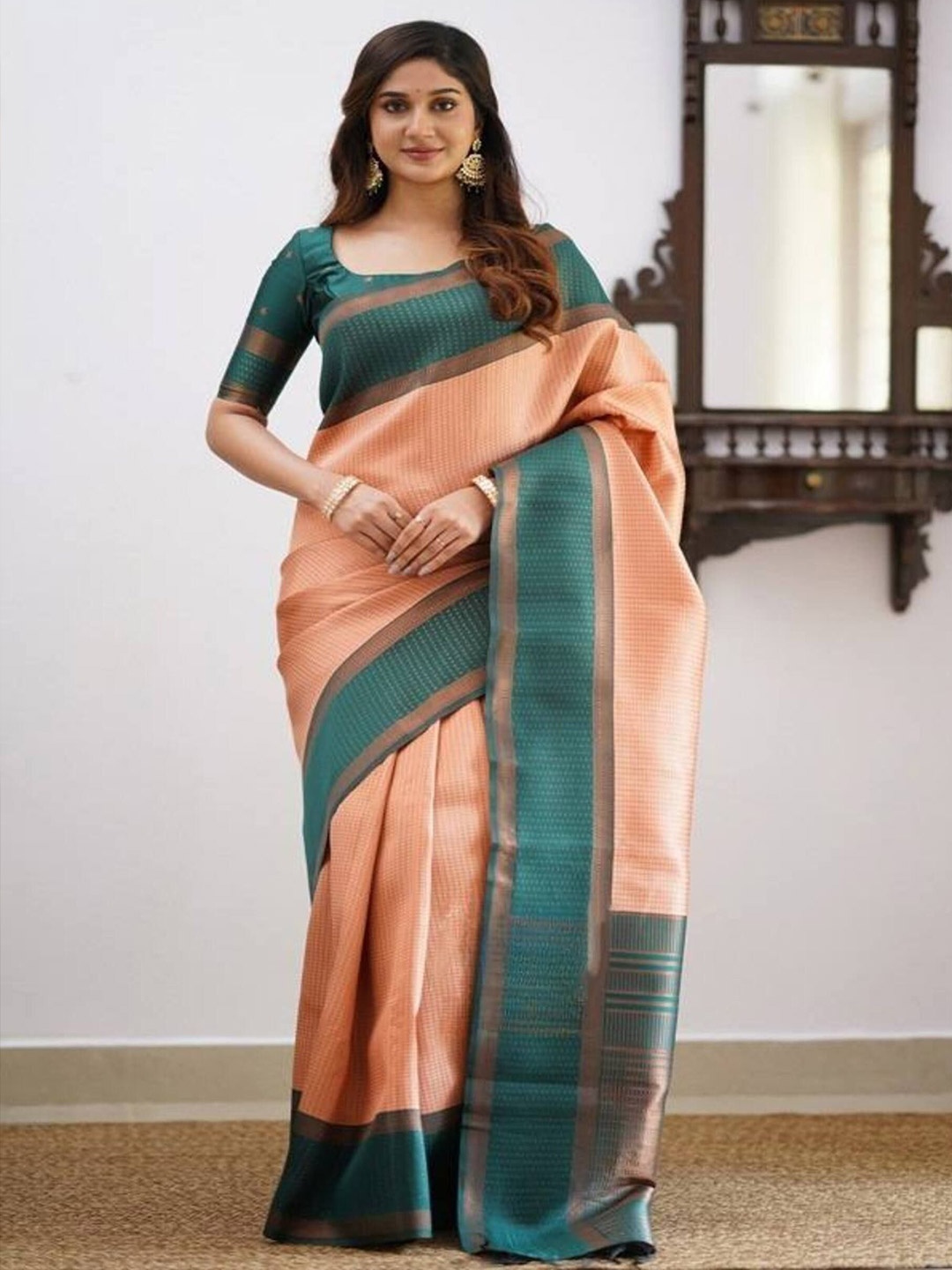 

Sitanjali Woven Design Silk Blend Kanjeevaram Saree, Peach
