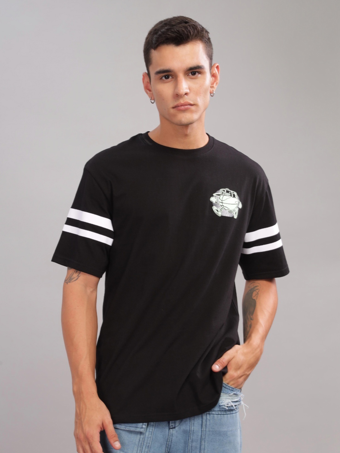 

TOMHIDDLE Men Graphic Printed Round Neck Cotton Oversized T-shirt, Black