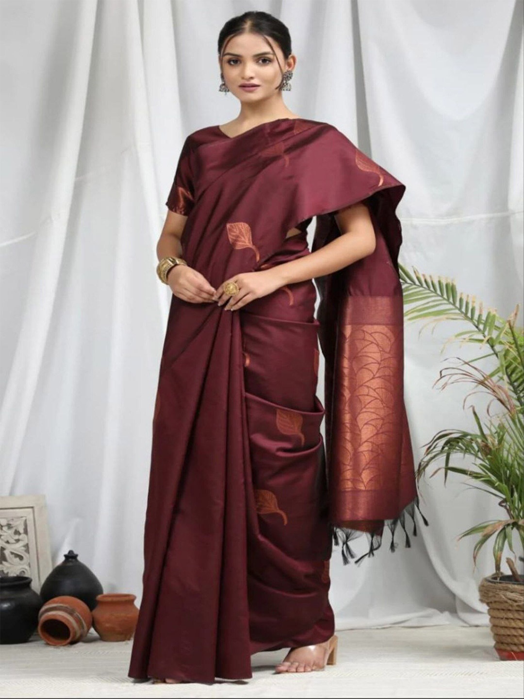 

Sitanjali Woven Design Zari Silk Blend Kanjeevaram Saree, Maroon