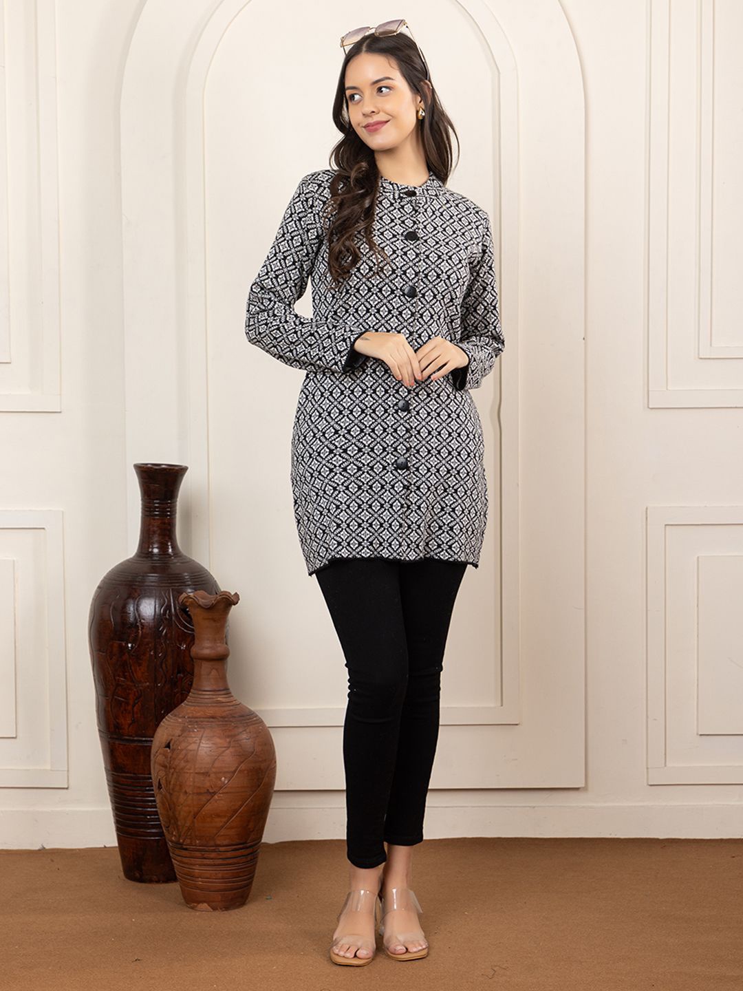 

Anouk Women Cardigan, Black