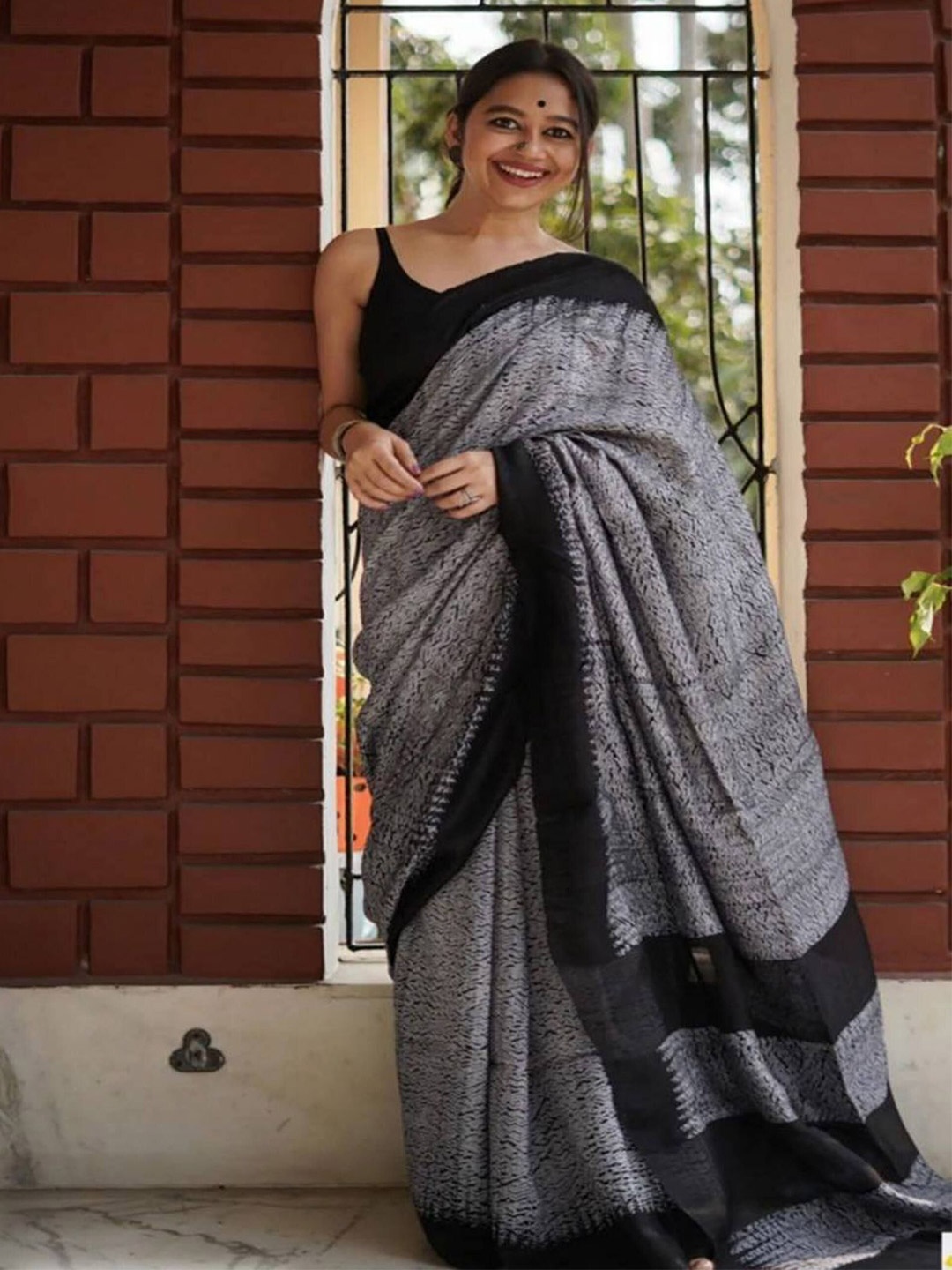 

Sitanjali Ethnic Motifs Silk Blend Kanjeevaram Saree, Black