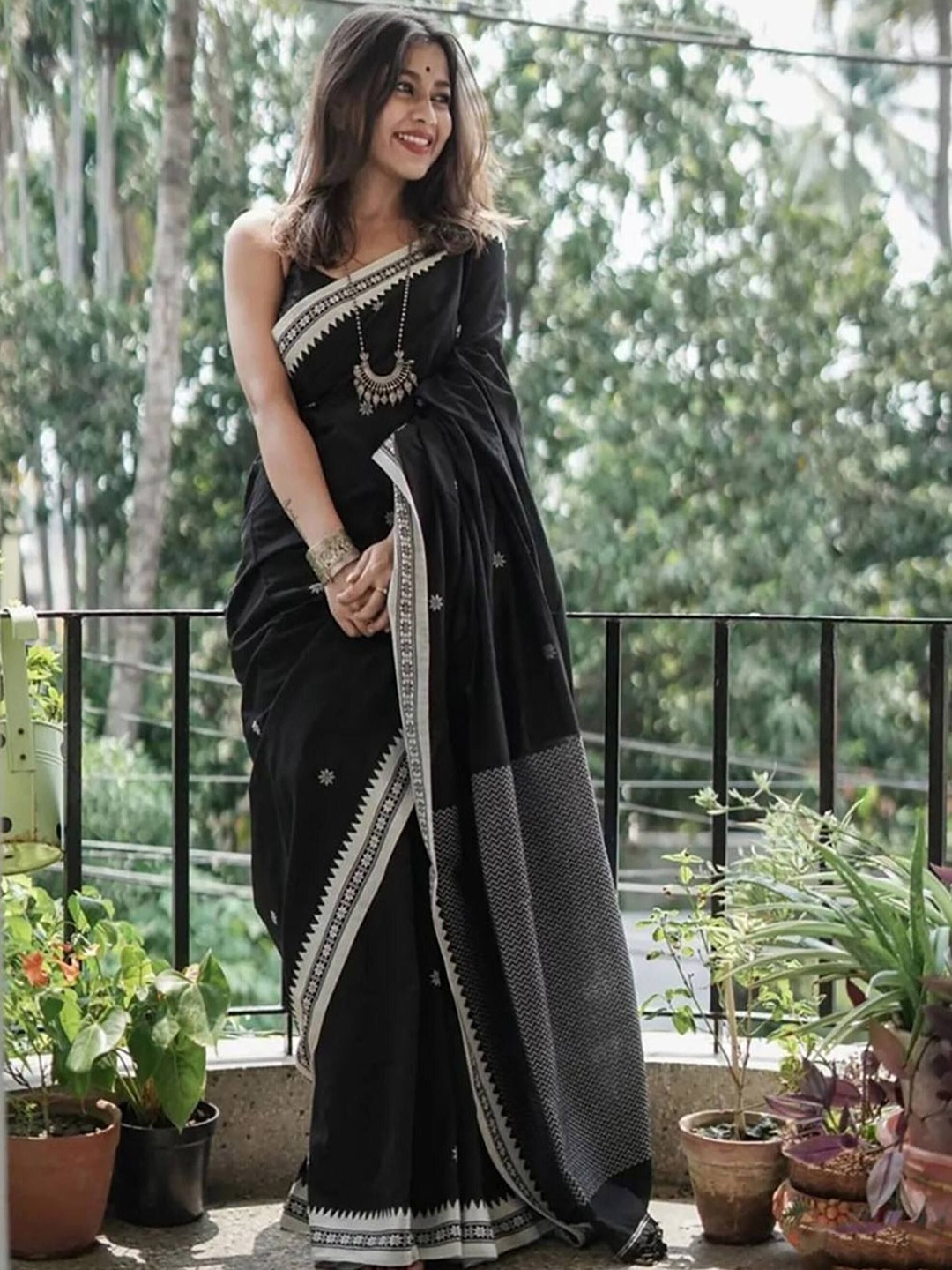 

Sitanjali Ethnic Motifs Silk Blend Kanjeevaram Saree, Black