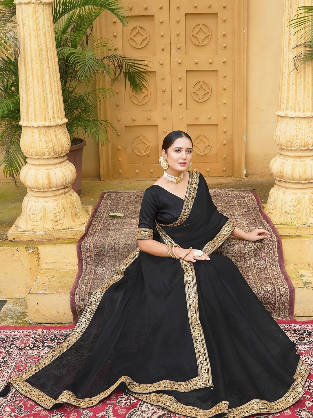 

SILK SAREE HUB Sequinned Organza Block Print Saree, Black
