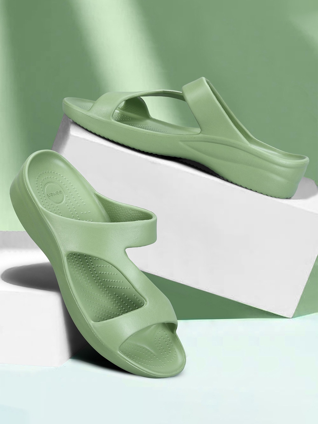 

Paragon Women Rubber Slip-On, Green