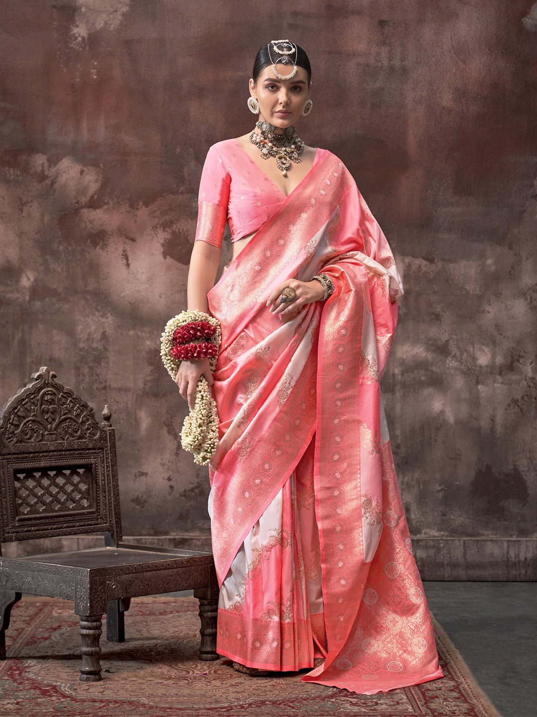 

elora Woven Design Silk Blend Banarasi Saree, Pink