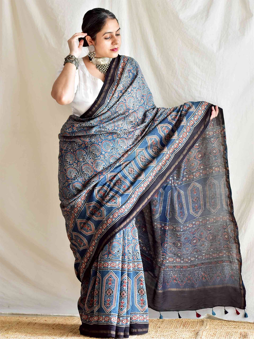 

Sundarii Ajrak Block Silk Blend Saree, Blue