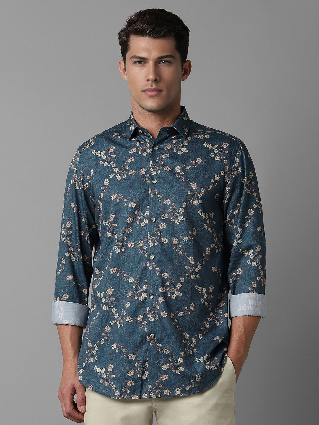 

Louis Philippe Sport Men Classic Floral Opaque Printed Casual Shirt, Navy blue