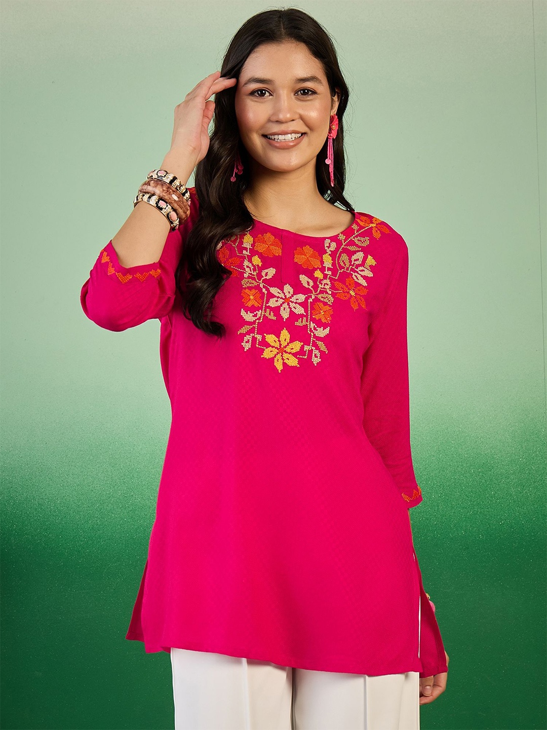 

Sangria Embroidered Straight Short Kurtis, Fuchsia