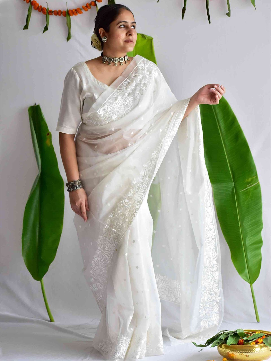 

Sundarii Floral Organza Saree, White
