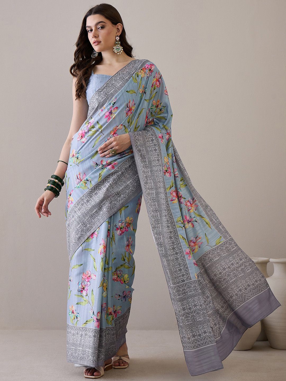 

Saree mall Floral Silk Blend Bagru Sarees, Grey