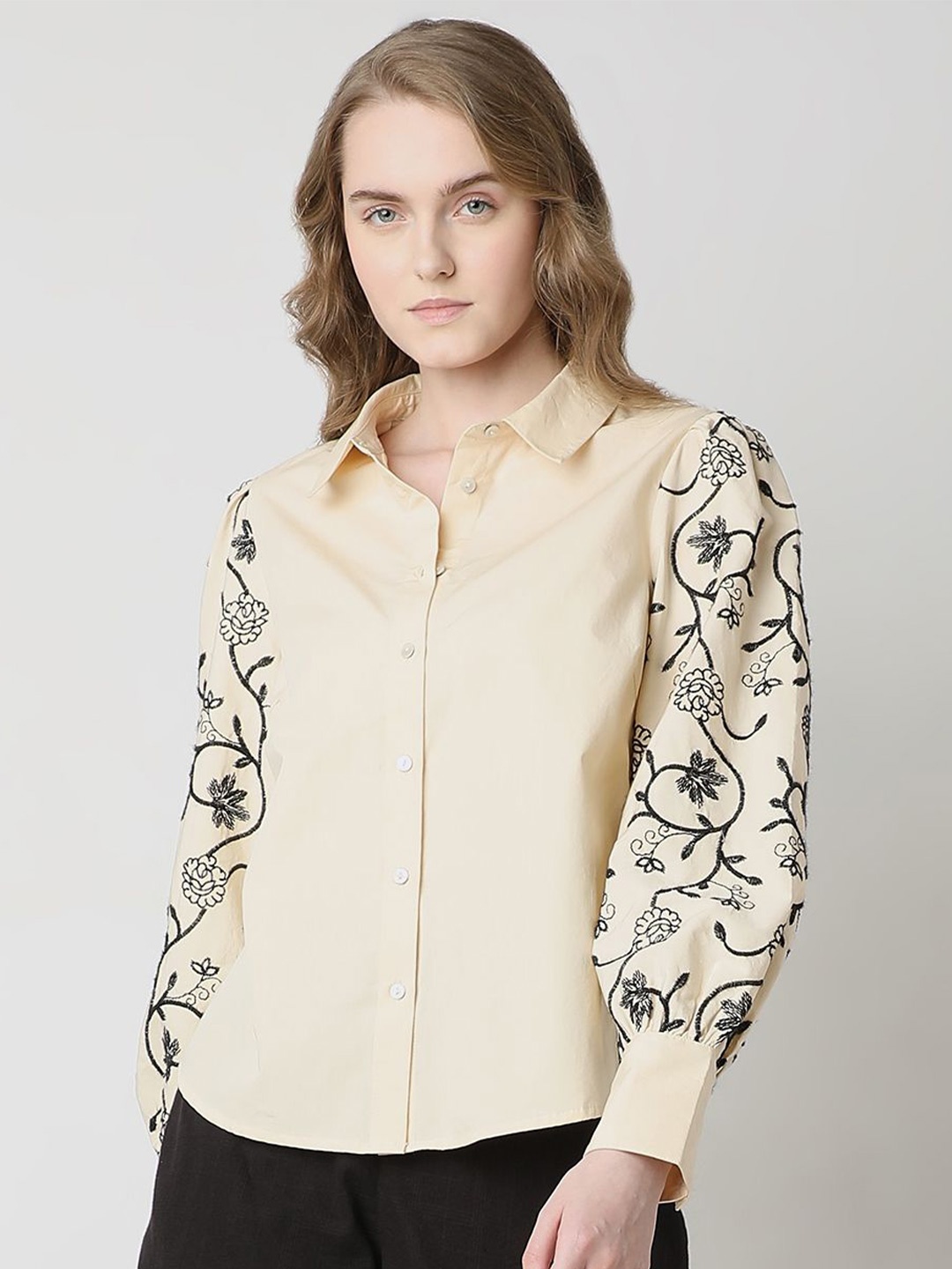 

Vero Moda Women Floral Opaque Casual Shirt, Beige