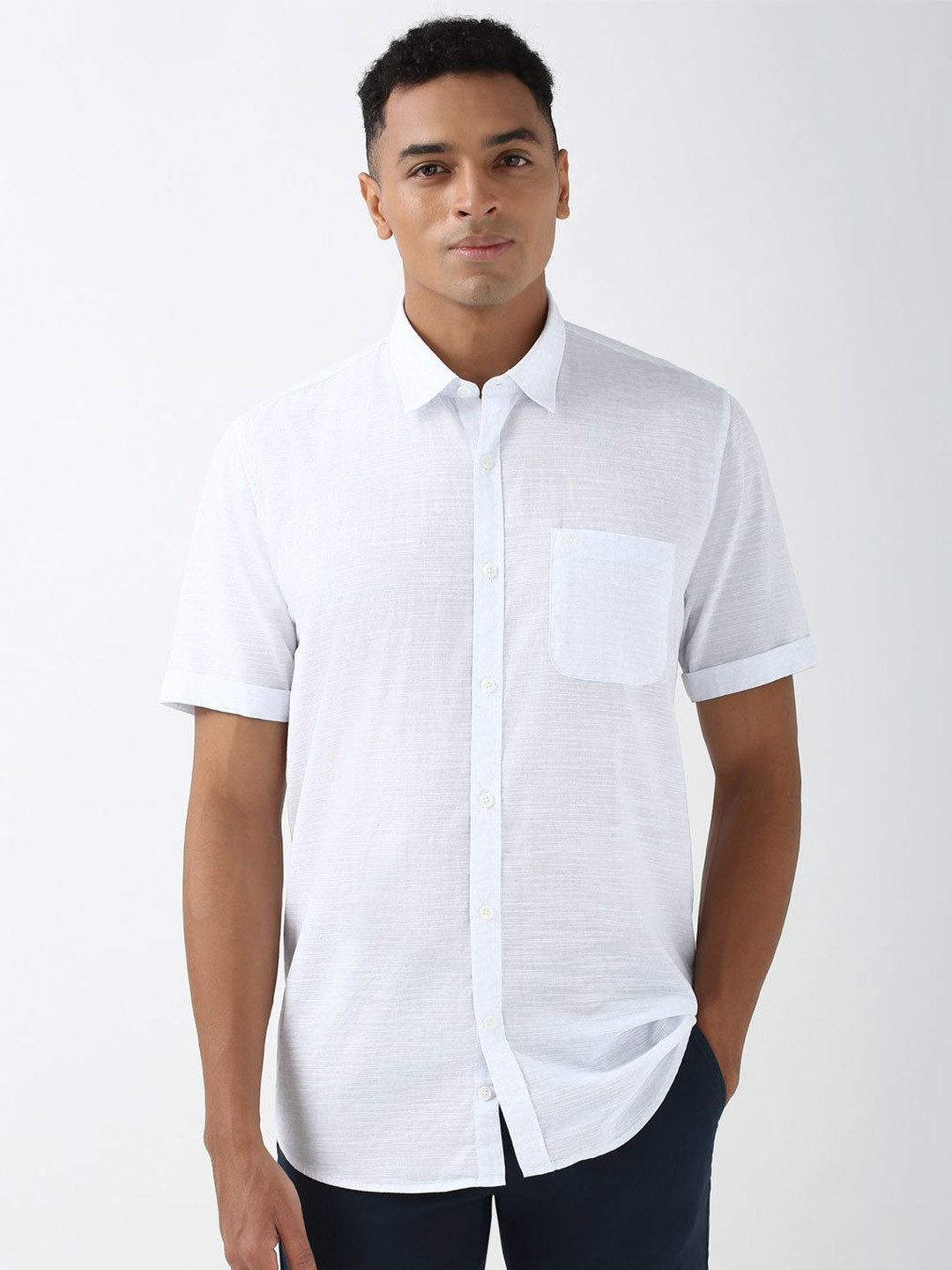 

Peter England Casuals Men Slim Fit Opaque Casual Shirt, Blue