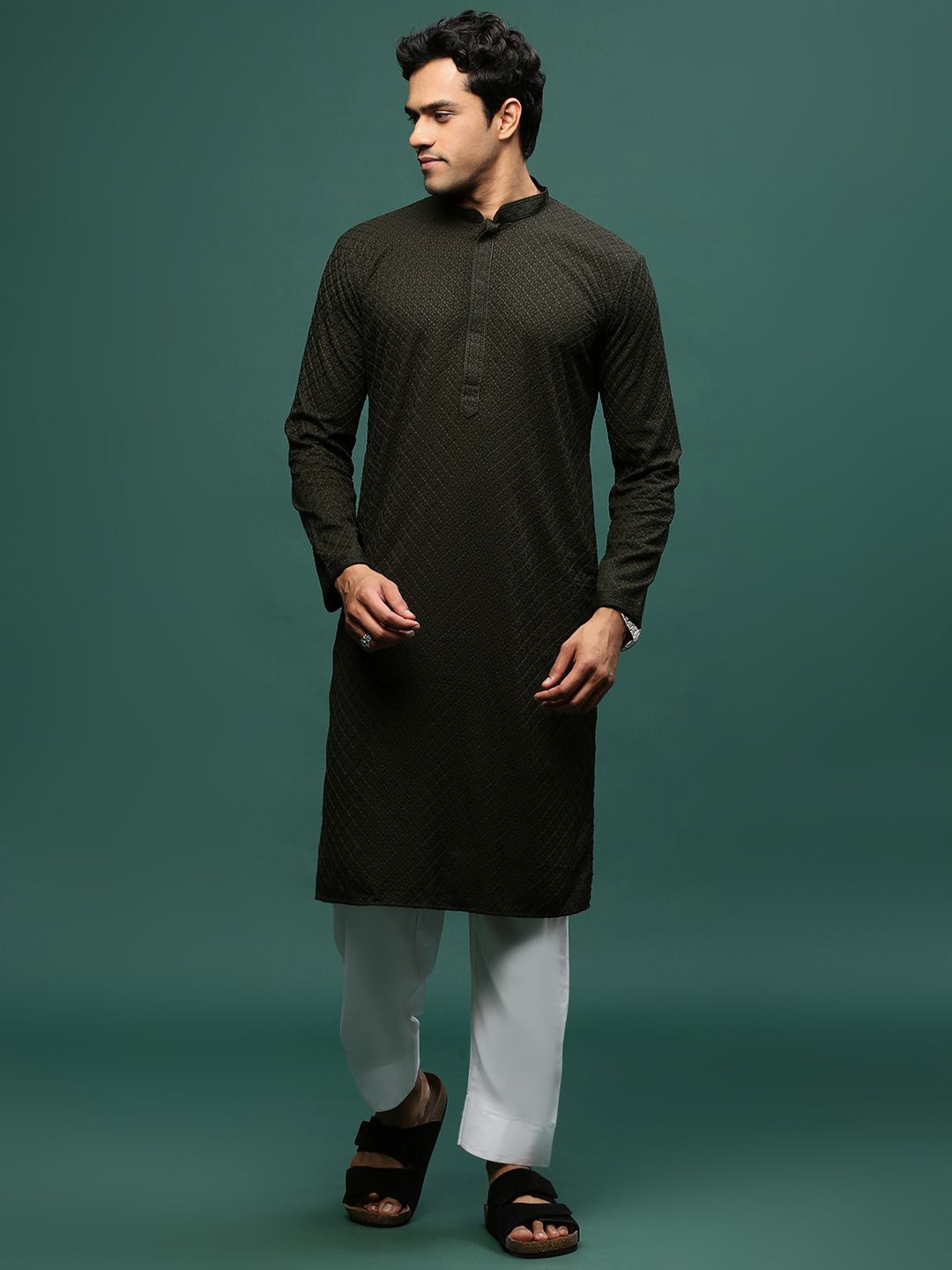 

Sangria Embroidered Mandarin Collar Long Sleeves Chikankari Work Cotton Straight Kurta, Green