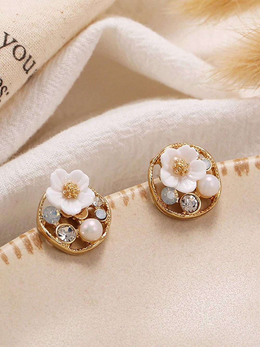 

KRENOZ Classic Studs Earrings, Gold