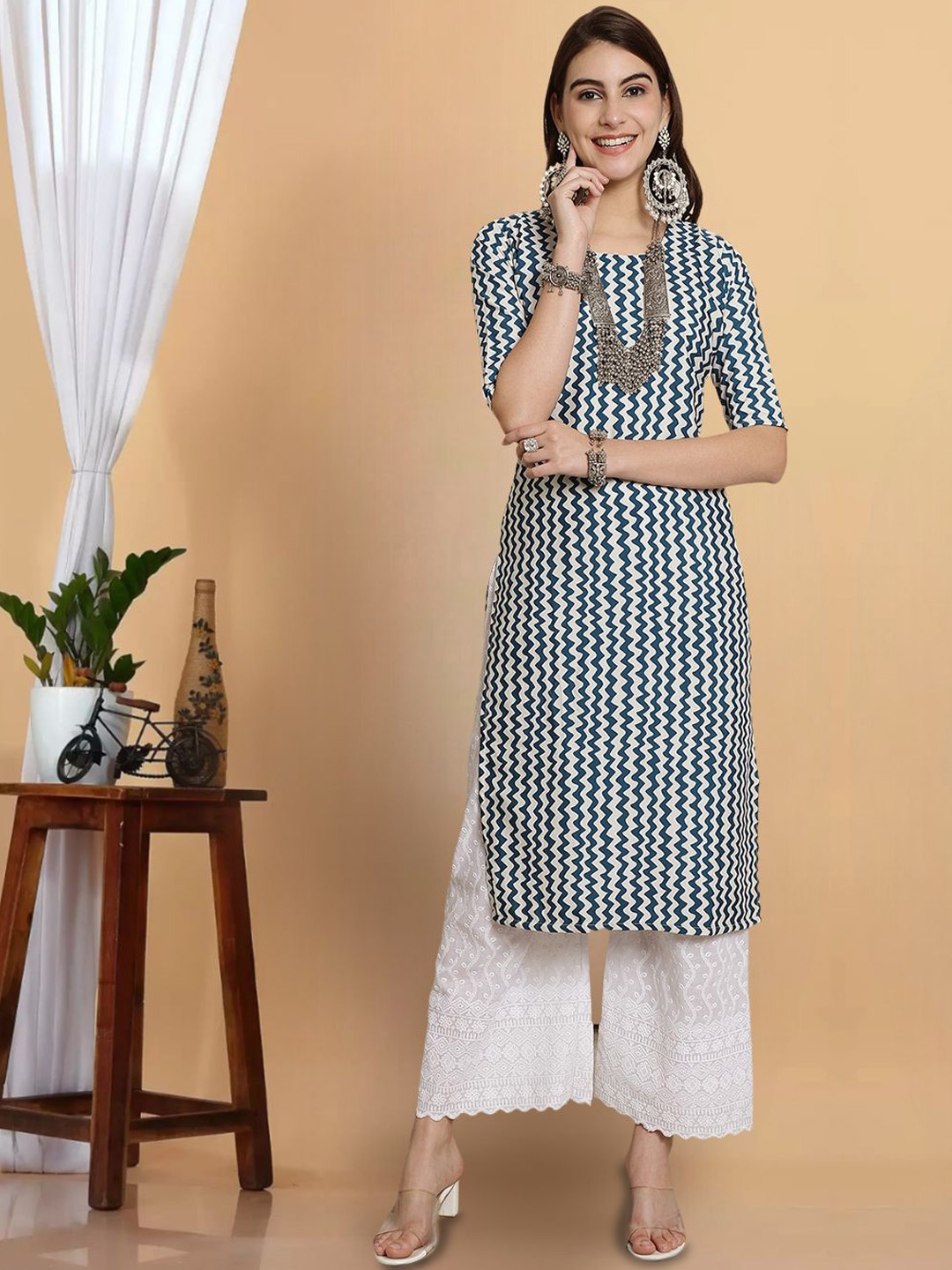 

7Threads Women Printed Patchwork Floral Crepe Kurta, Multi
