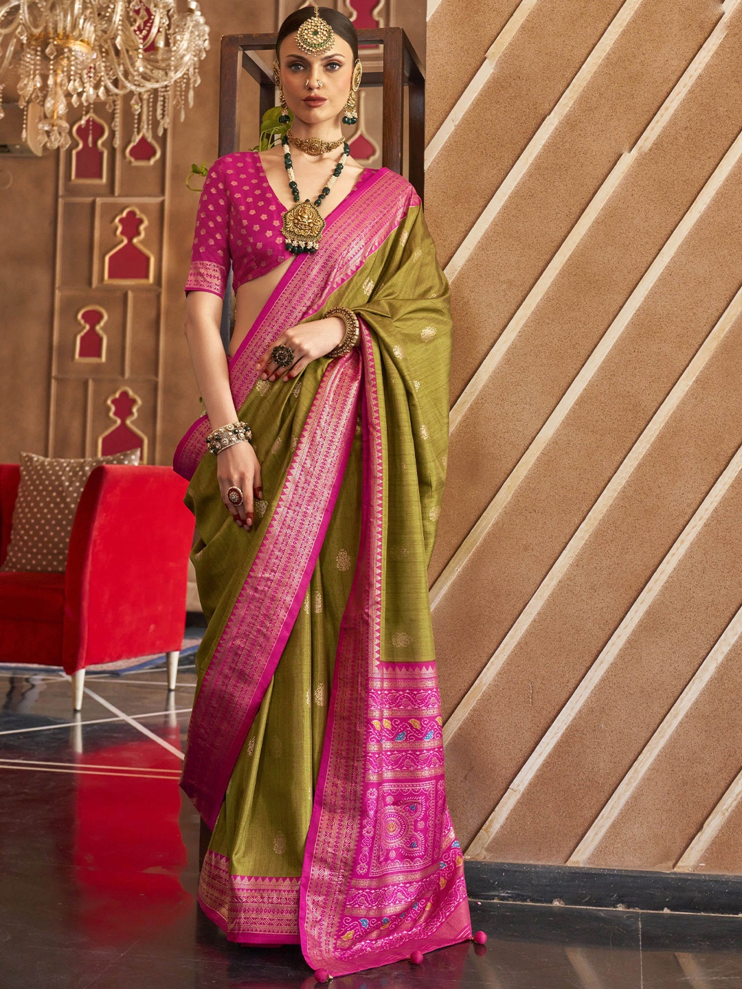 

KIMISHA Woven Design Patola Saree, Green