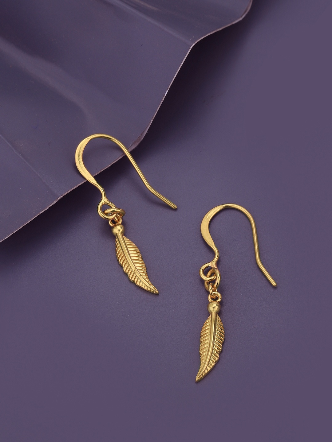 

Carlton London 18kt Gold-Plated Leaf Shaped Drop Earrings