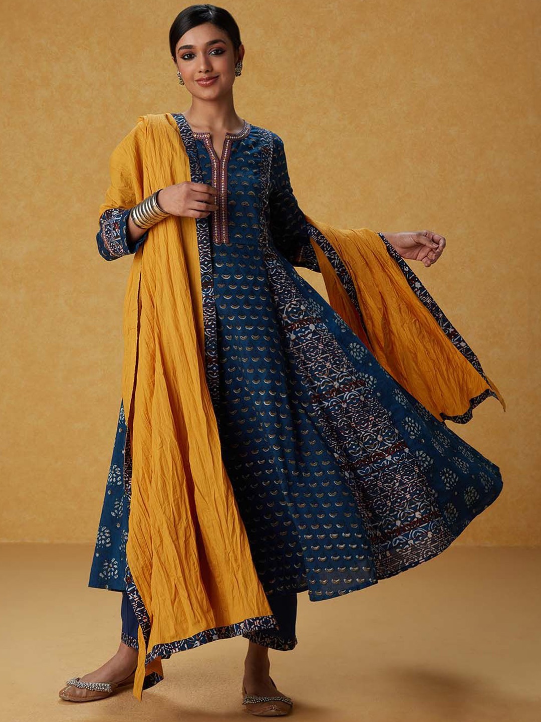 

Likha Floral Printed Mirror Work Pure Cotton Kurta with Pyjamas & Dupatta, Blue
