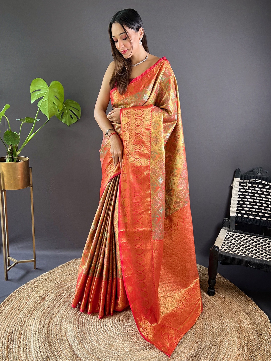 

HEER FASHION Woven Design Zari Silk Blend Dharmavaram Saree, Gold