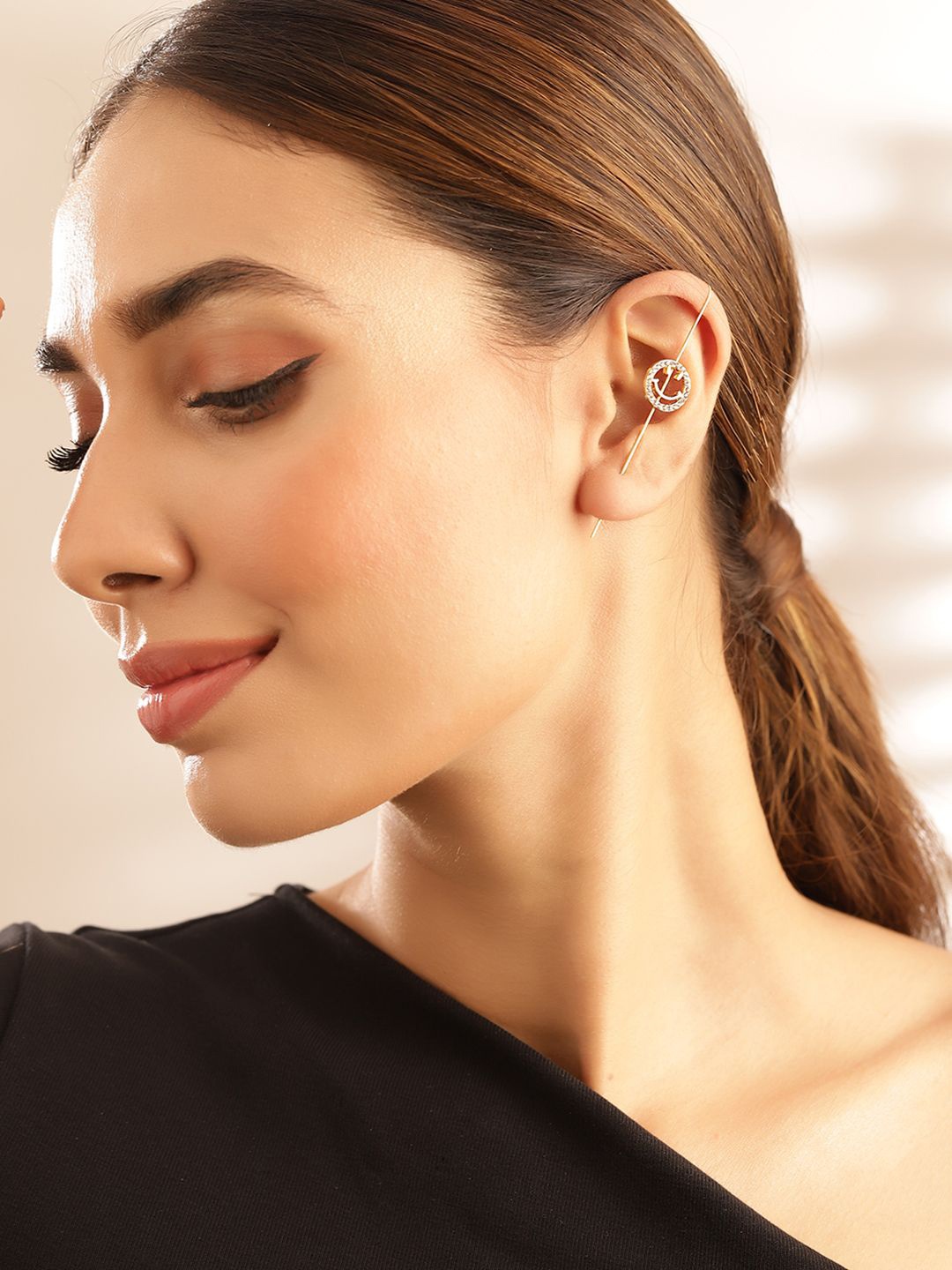 

Priyaasi Gold-Plated Geometry Design Brass Ear Cuff Earrings