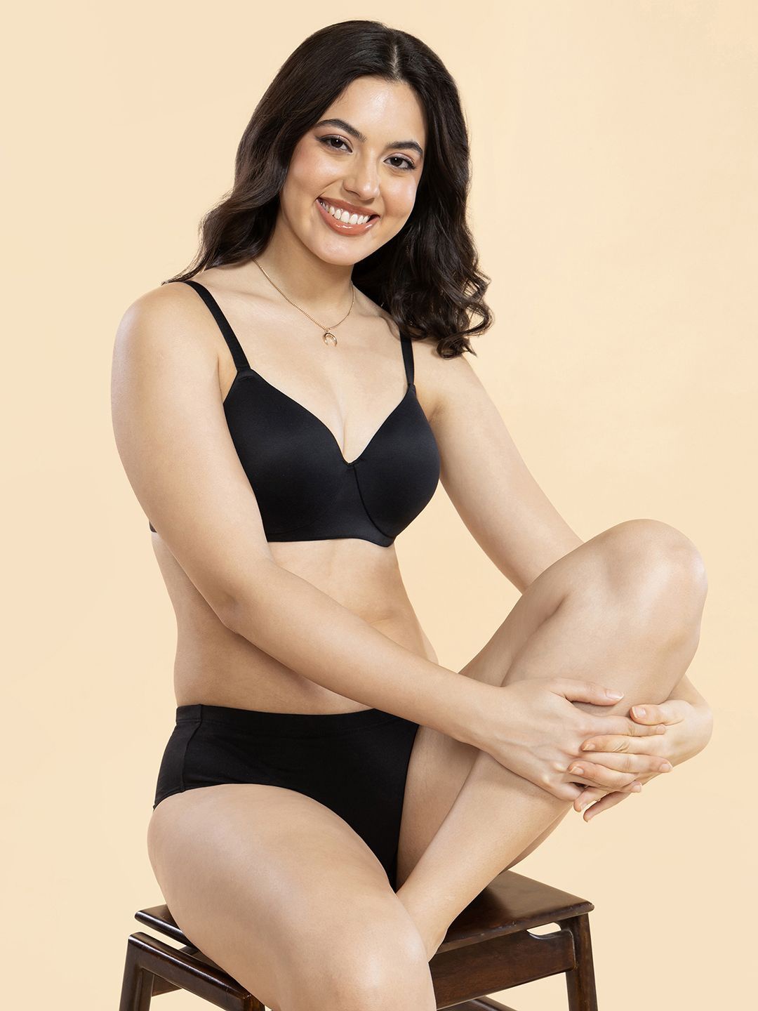 

Enamor Air-Brush Soft Perfect Lift Bra With Versatile U-Shape Back F123, Black