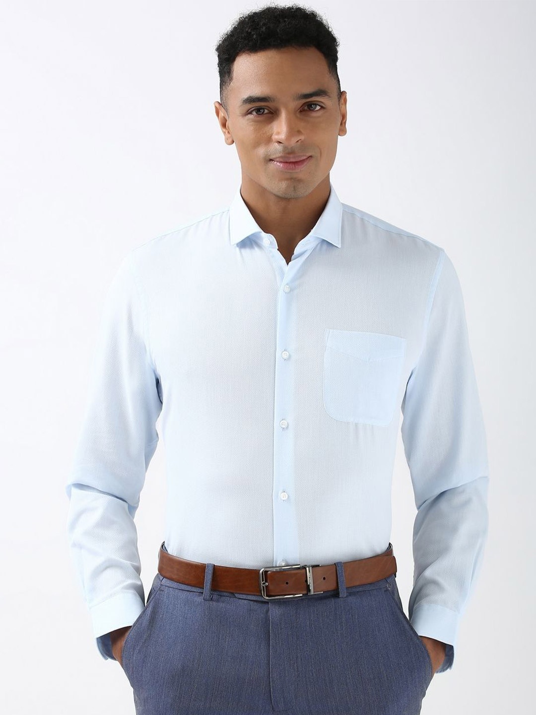 

Peter England Men Spread Collar Solid Cotton Slim Fit Formal Shirt, Blue