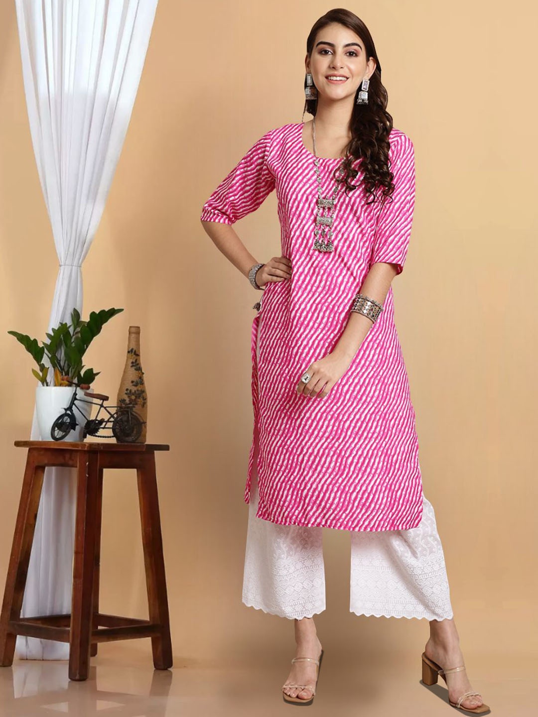 

7Threads Women Printed Floral Crepe Kurta, Multi