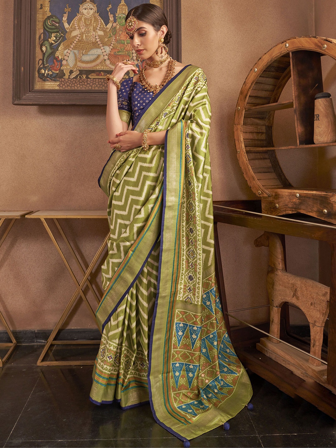 

KIMISHA Striped Printed Zari Patola Traditional Saree, Green