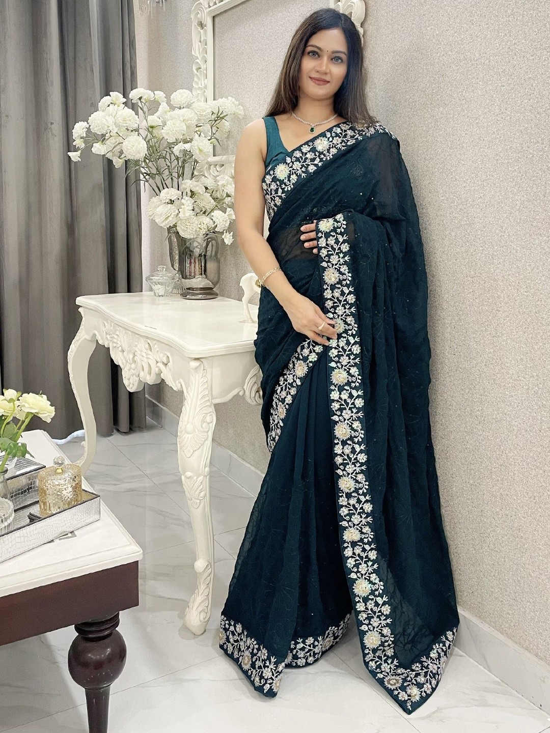 

Munir Embroidered Saree, Green
