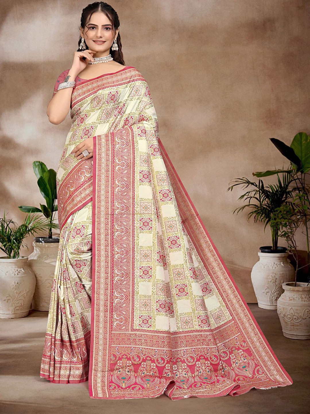 

Pionex Ethnic Motifs Pure Silk Saree, Pink
