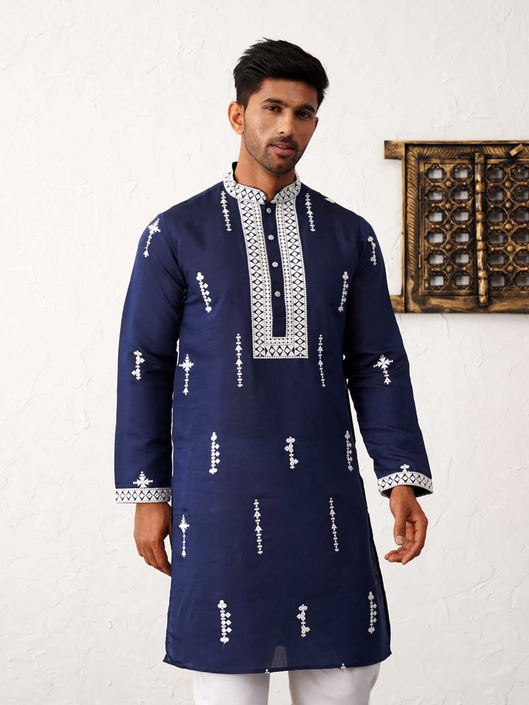 

Jompers Embroidered Mandarin Collar Chikankari Straight Kurta with Pyjamas, Navy blue