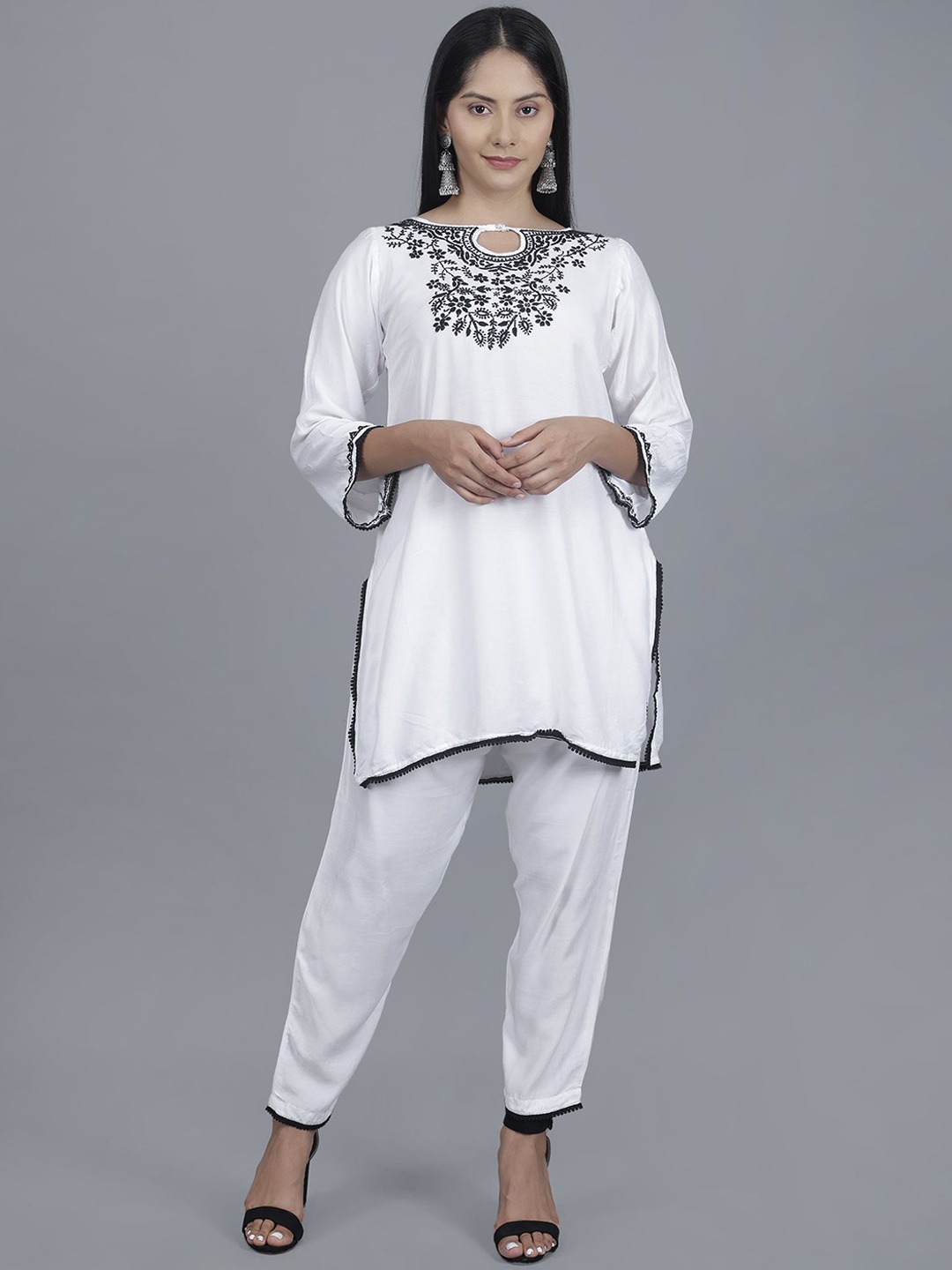 

Rosecloud Embroidered Tunic & Trousers Set, White