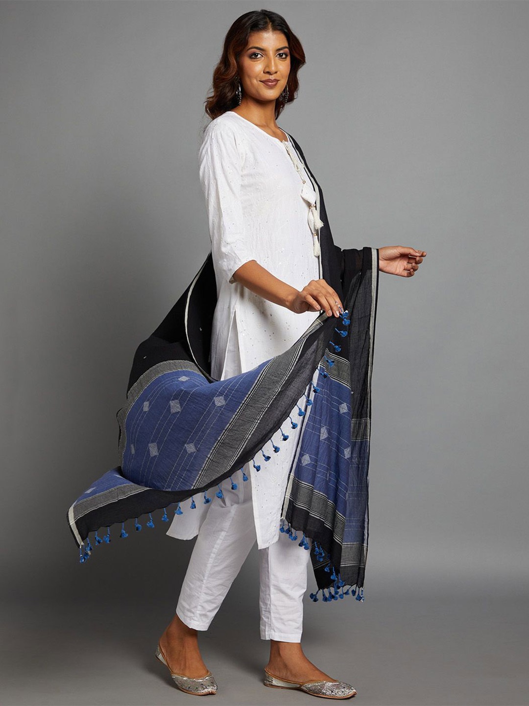 

ArtEastri Geometric Woven Design Jamdani Cotton Dupatta, Black