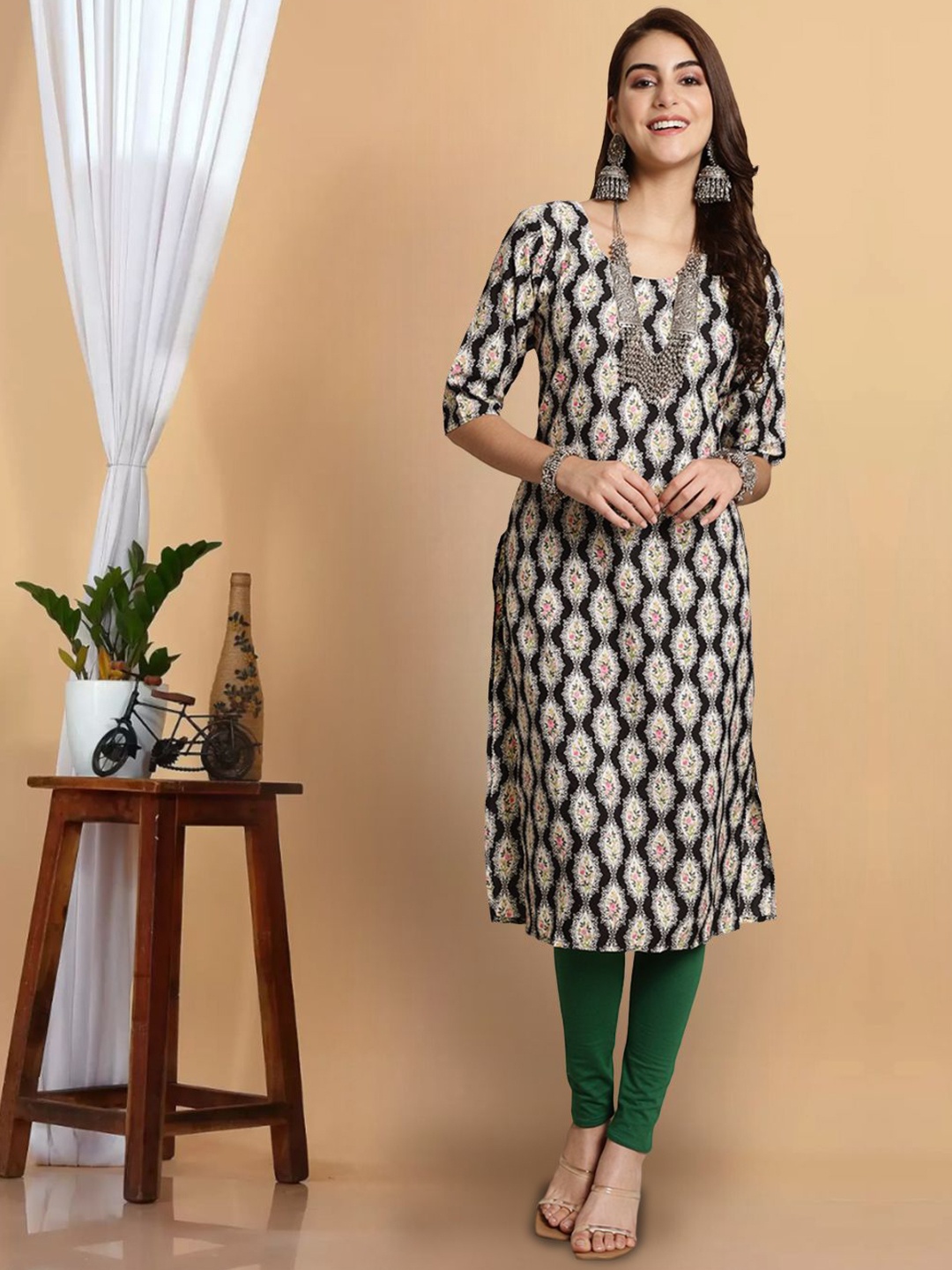 

7Threads Women Printed Floral Crepe Kurta, Multi