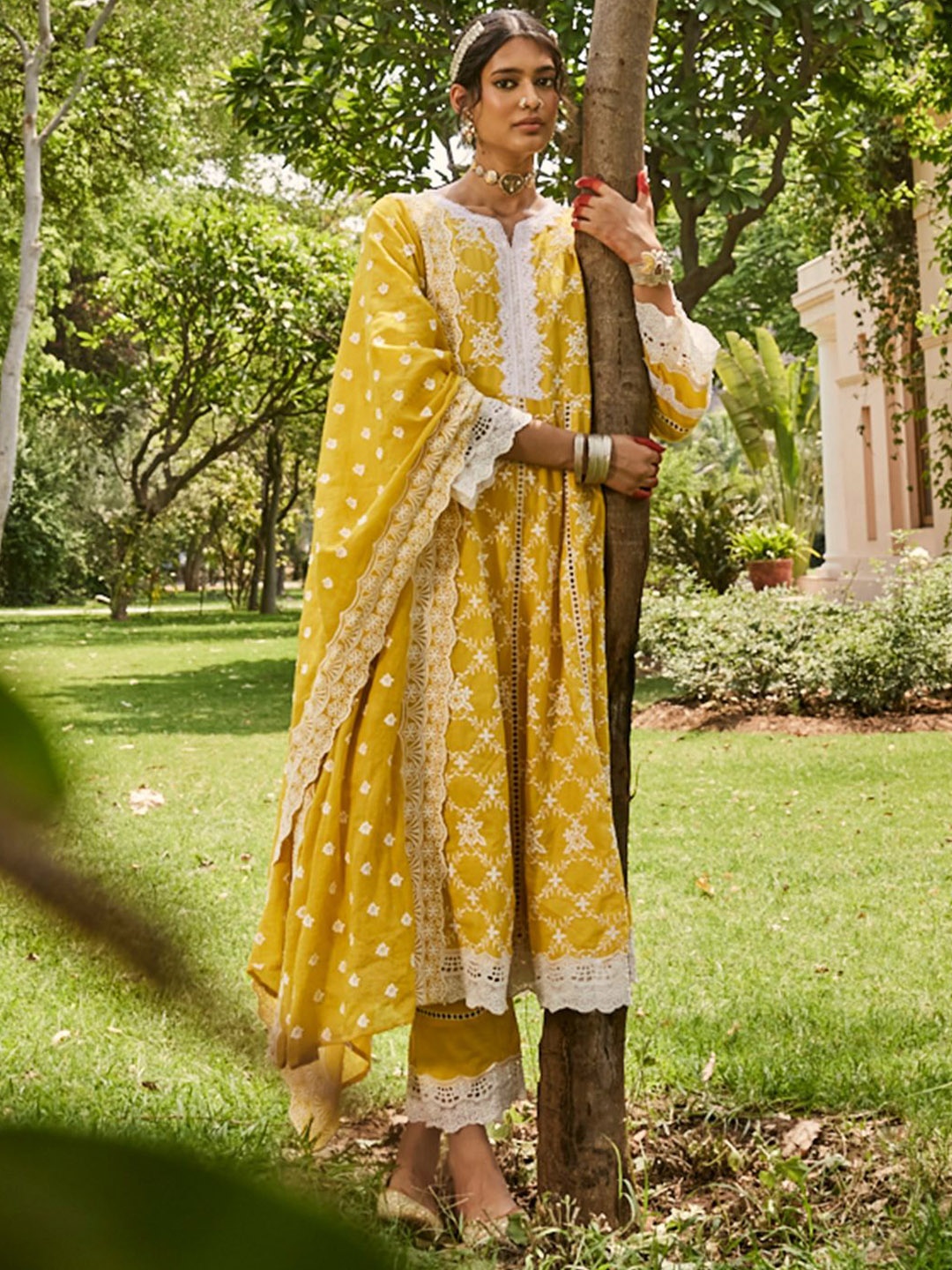 

HEEPOSH Women Floral Embroidered Panelled Thread Work Pure Cotton Kurta with Trousers & With Dupatta, Yellow