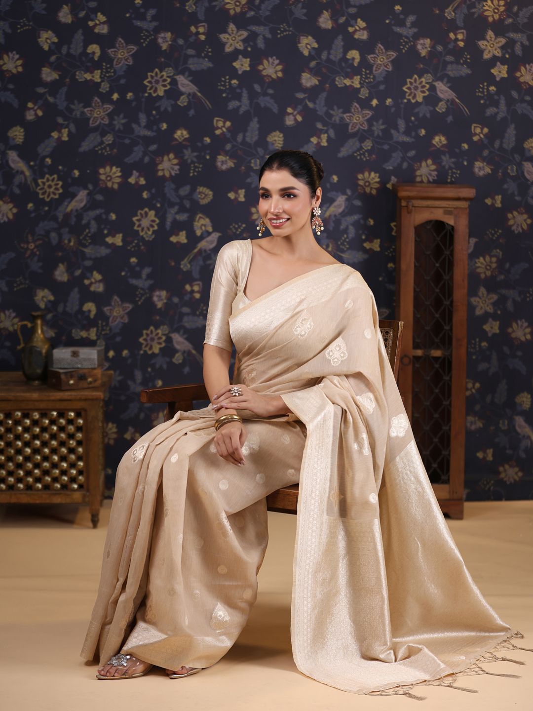 

House of Pataudi Woven Design Pure Linen Banarasi Saree, Cream