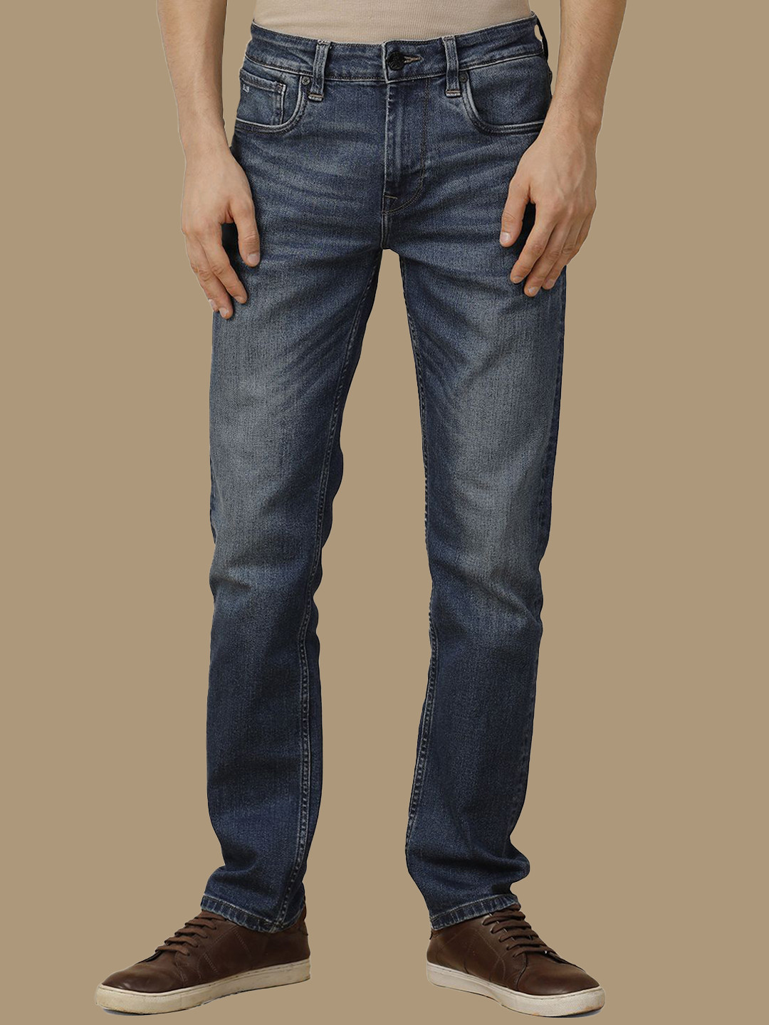 

Voi Jeans Men Slim Fit Mildly Distressed Light Fade Stretchable Jeans, Purple